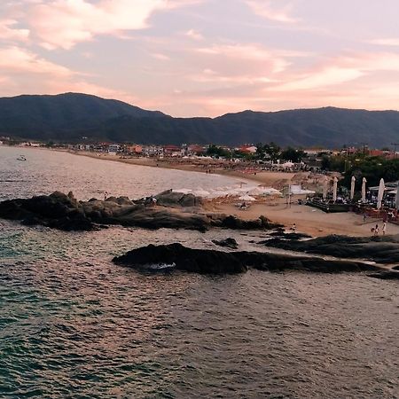 Almare Seaside Studios & Suites - Sarti Sithonia Bagian luar foto
