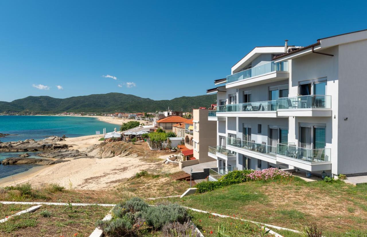 Almare Seaside Studios & Suites - Sarti Sithonia Bagian luar foto