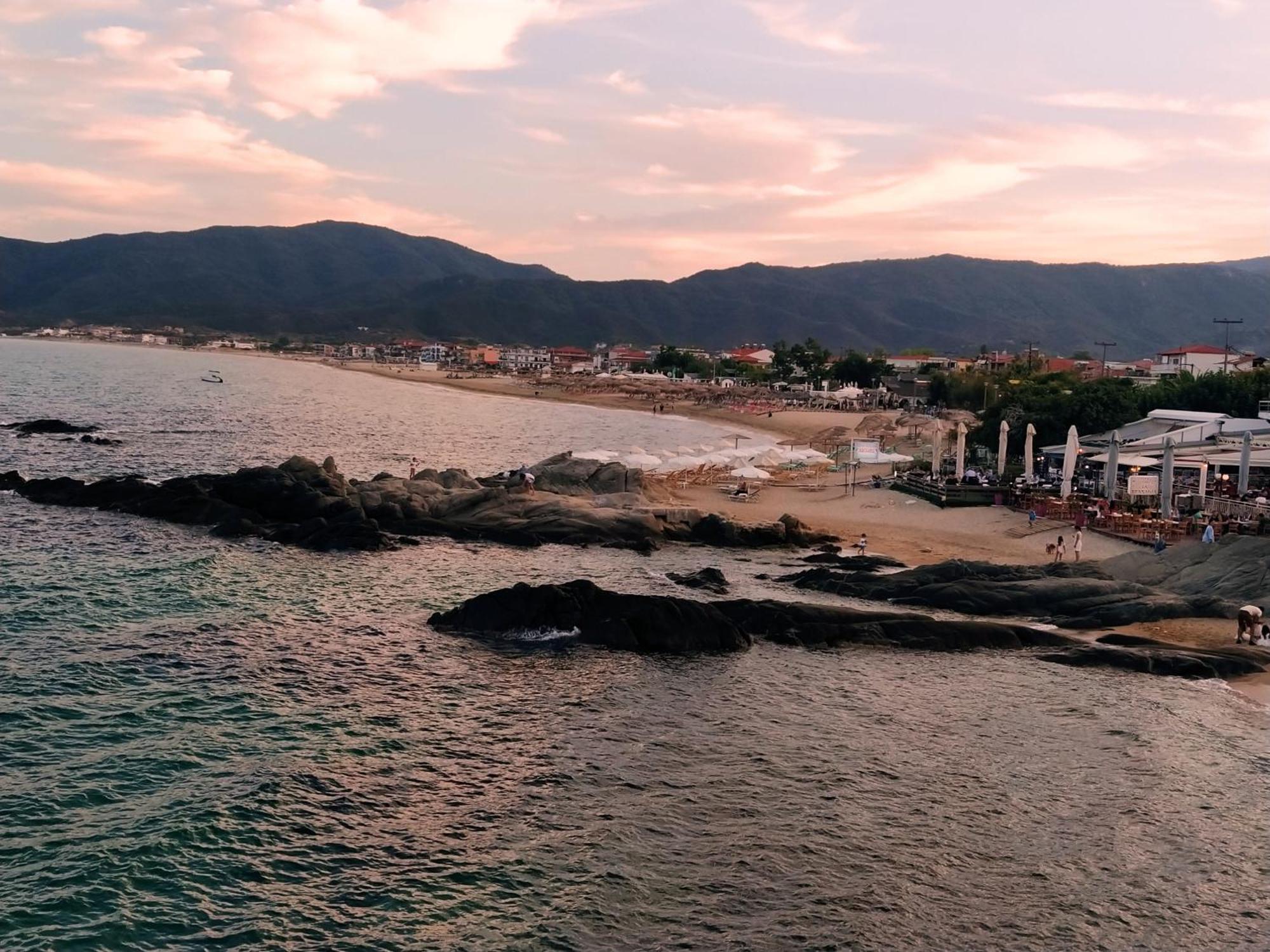 Almare Seaside Studios & Suites - Sarti Sithonia Bagian luar foto