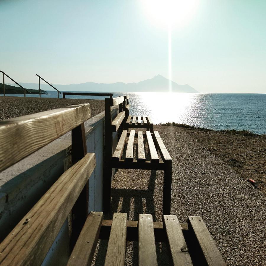 Almare Seaside Studios & Suites - Sarti Sithonia Bagian luar foto