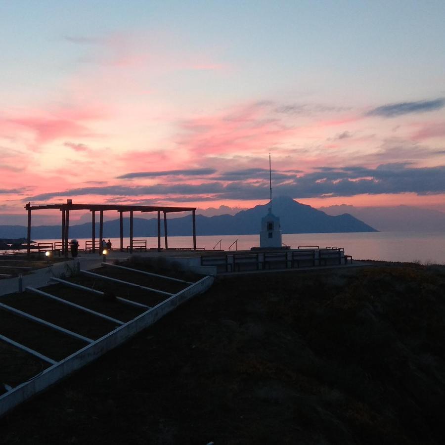 Almare Seaside Studios & Suites - Sarti Sithonia Bagian luar foto