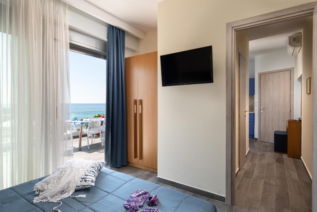 Almare Seaside Studios & Suites - Sarti Sithonia Bagian luar foto