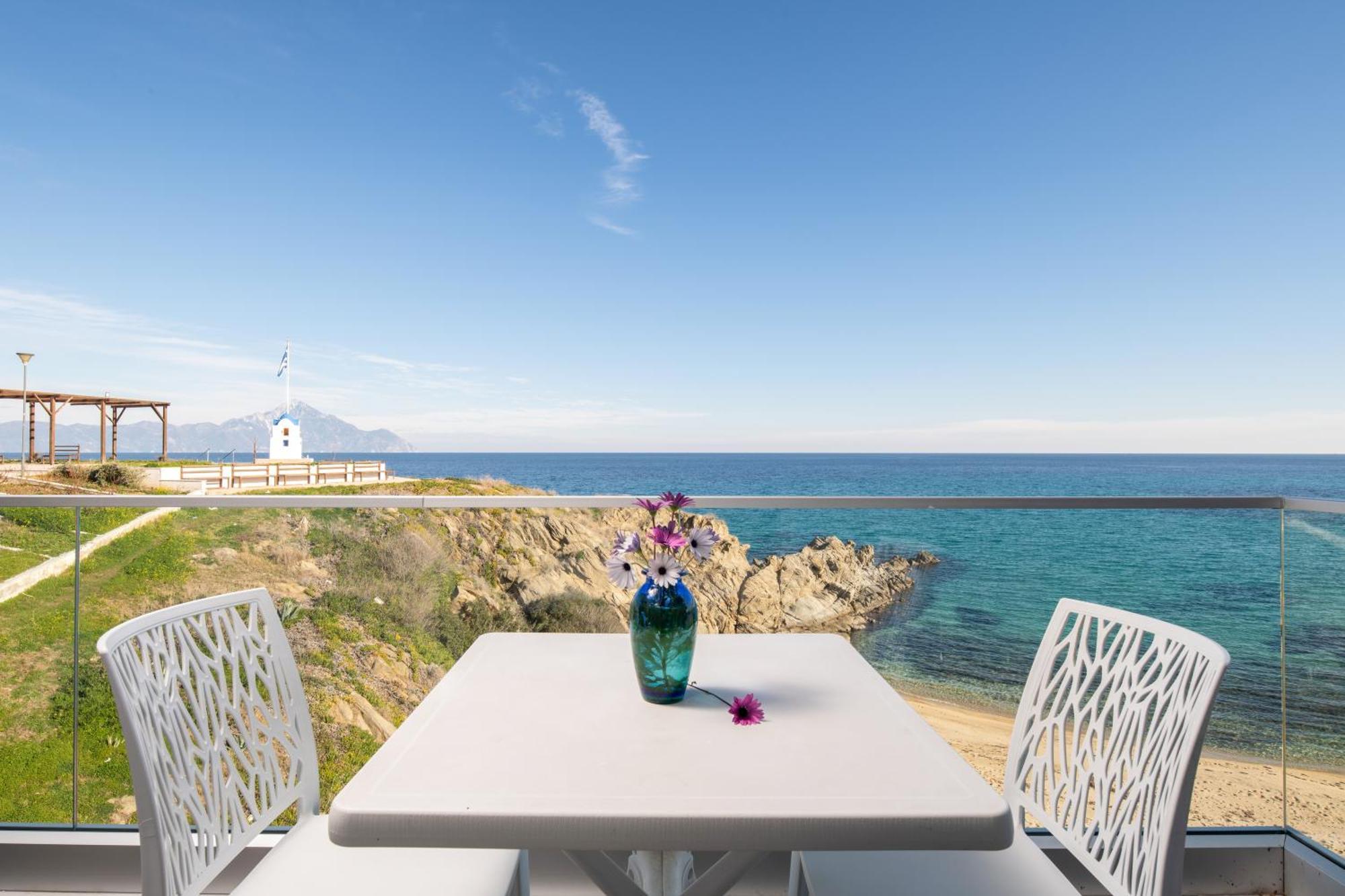 Almare Seaside Studios & Suites - Sarti Sithonia Bagian luar foto