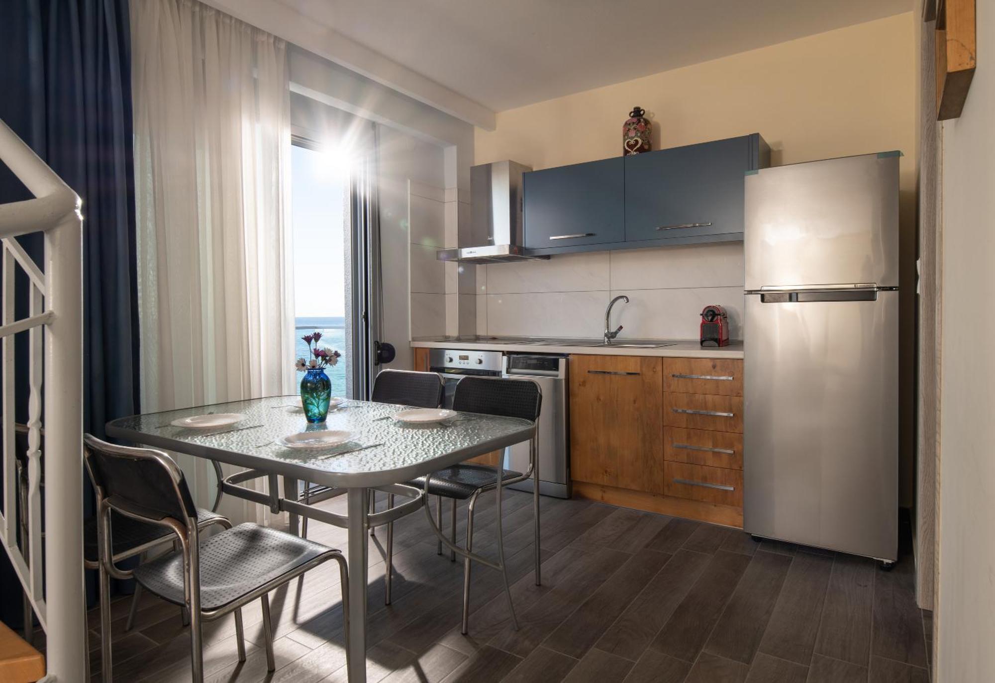 Almare Seaside Studios & Suites - Sarti Sithonia Bagian luar foto
