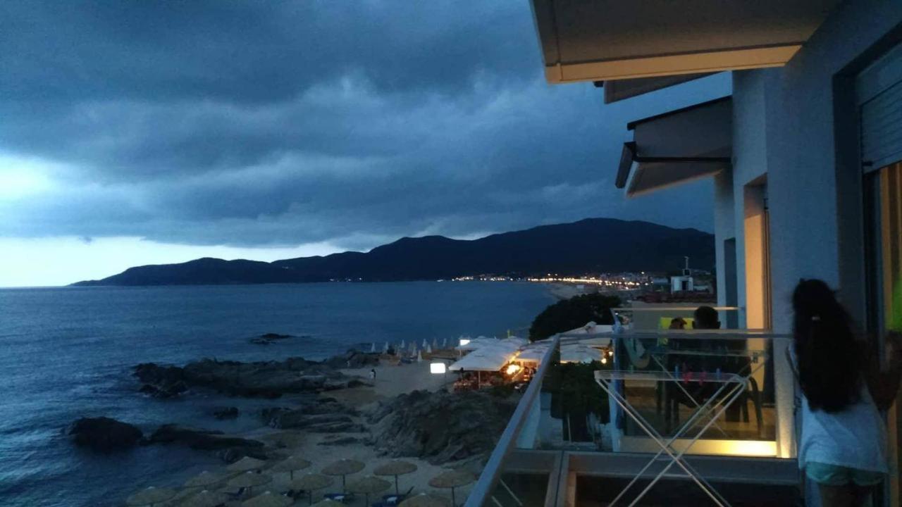 Almare Seaside Studios & Suites - Sarti Sithonia Bagian luar foto